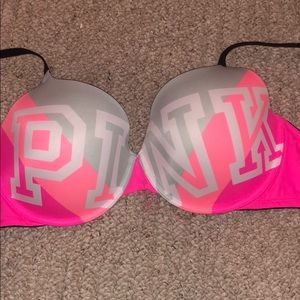 Victoria’s Secret PINK lightly lined bra